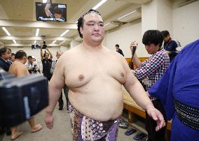 Kisenosato pulls out of New Year sumo meet