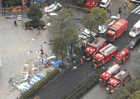 About 20 injured as violent winds tear down tents in Tokyo