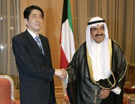 Prime Minister Abe talks with Kuwaiti Prime Minister Nasser