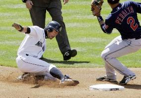 Mariners' Ichiro marks 200th stolen base of his career in MLB