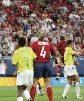 (3)U.S. team wins gold in women's Olympic soccer