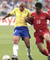 (6)Brazil beat Turkey 2-1