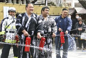 Sumo: New yokozuna Kisenosato takes part in fire drill