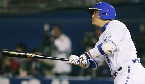 Murata hits two-run homer