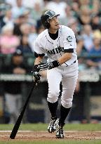 Ichiro plays vs. White Sox