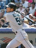 Mariners Ichiro marks 200 hits for 7th consecutive season in MLB