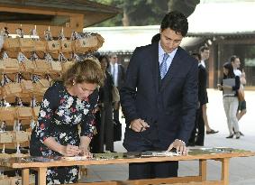 Trudeau, wife pray for reconstruction of quake-hit areas