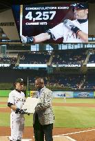 Marlins celebrate Ichiro's hit milestone