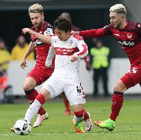 Soccer: Stuttgart beat Kaiserslautern 2-0