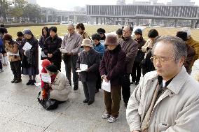 Japanese Catholics pray for pope