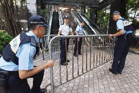 Chinese leader in H.K. on "inspection" tour amid heavy security