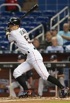 Ichiro goes 1-for-4 against Braves