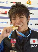 Narasaki becomes 1st Japanese to win climbing world c'ship