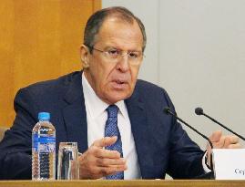 Japan-Russia peace treaty does not entail solving isles row: Lavrov