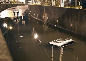 Typhoon rips through Japan's Pacific coast