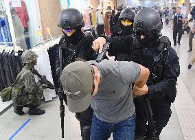 Antiterrorism drill in Seoul subway station