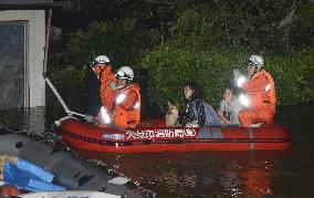 Typhoon makes landfall in Shikoku region of Japan, disrupts transport