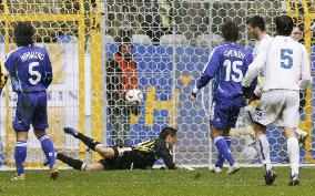 Nakata the savior as Japan hold Bosnia in friendly