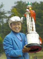 Katayama wins Chunichi Crowns