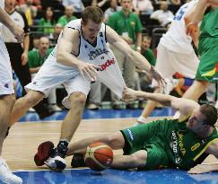 Lithuania edges Italy to make q'finals
