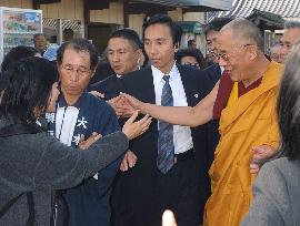 (1)Dalai Lama visits Kofukuji Temple in Nara