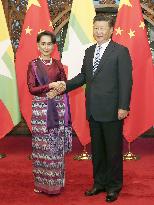 Myanmar's Suu Kyi meets with Chinese President Xi