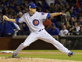 Cubs' Hendricks