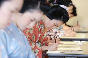 Maiko learn Kyoto history, culture via one-day session