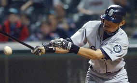 Ichiro hits single against Indians