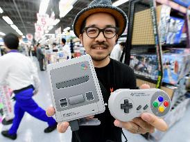 Nintendo's recreated Super Famicom hits Japan market