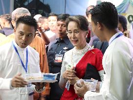 Suu Kyi in Rakhine