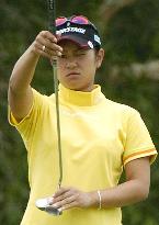 (3)Miyazato holds on to lead midway through ANZ Ladies