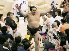 Asashoryu wins Nagoya title for 17th career Emperor's Cup