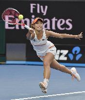 Hibino loses to Sharapova in Australian Open 1st-round match