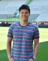 Soccer: Kawashima joins French 1st-division Metz