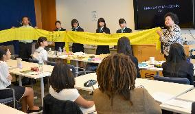 Students' meeting at U.N. highlights atomic bombs