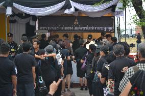 Food, water served free to mourners in Bangkok