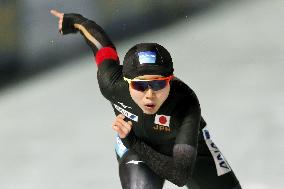 Speed skating: Takagi