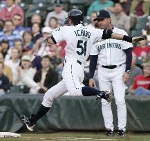 Ichiro gets 4 hits as Mariners beat Twins