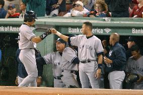 (4)Yankees' Matsui hits grand slam