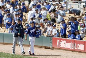 Maeda, Iwakuma start Dodgers-Mariners spring training game