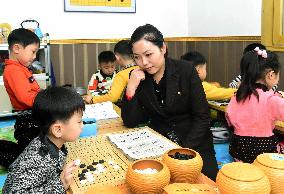 N. Korean children learn go