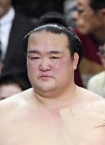 Sumo: Kisenosato additionally diagnosed with chest muscle damage