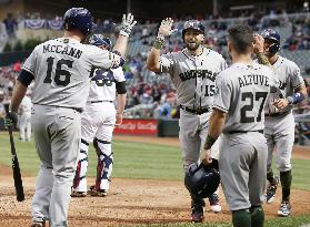 Baseball: Big 8th-inning rally lifts Astros past Twins