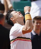 Tennis: Nishikori advances to French Open quarterfinals