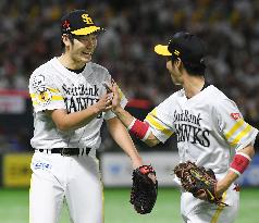 Baseball: Hawks wallop Eagles, book 17th Japan Series berth