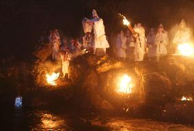 Water-pouring ritual in Japan