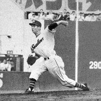 Ex-Swallows pitcher Kaneda dies at 86