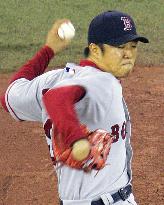 Okajima extends shutout streak to 15 mound appearances
