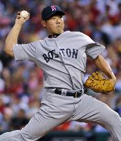 Matsuzaka flirts with no-hitter as BoSox top Phils